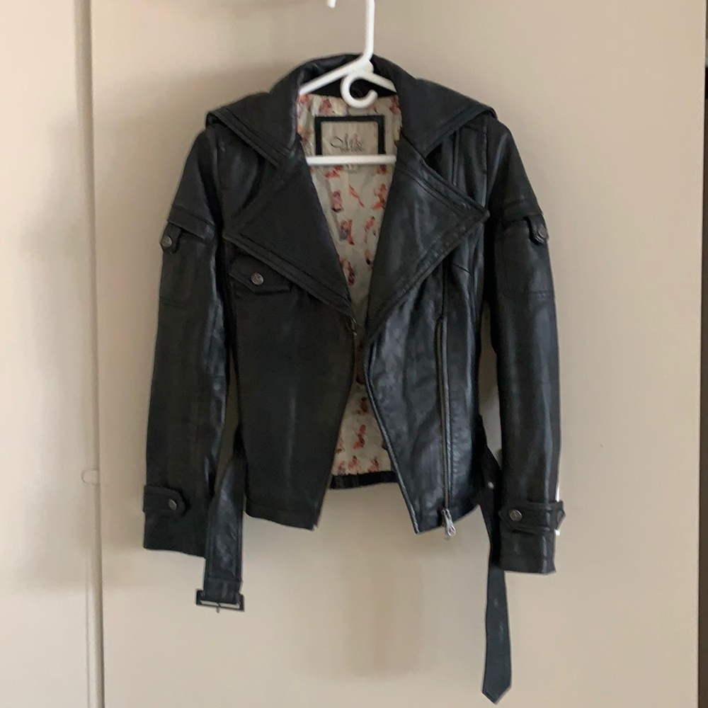 XS Genuine Leather Jacket. Great condition & warm BUTTER SOFT